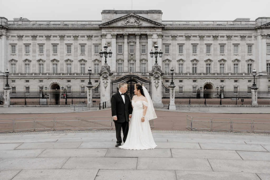 Buckingham Palace Pre Wedding Shoot London portrait session