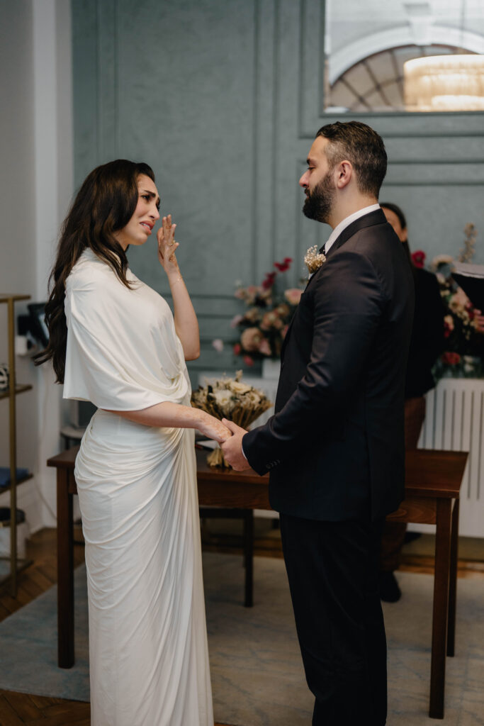 Chelsea Town Hall winter wedding ceremony in London