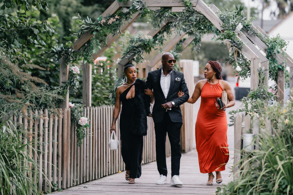 Wedding Photography Timeline for outdoor wedding ceremonies
