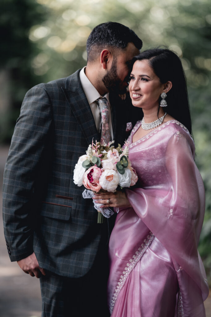 Berkshire wedding photographer at Reading Abbey Ruins