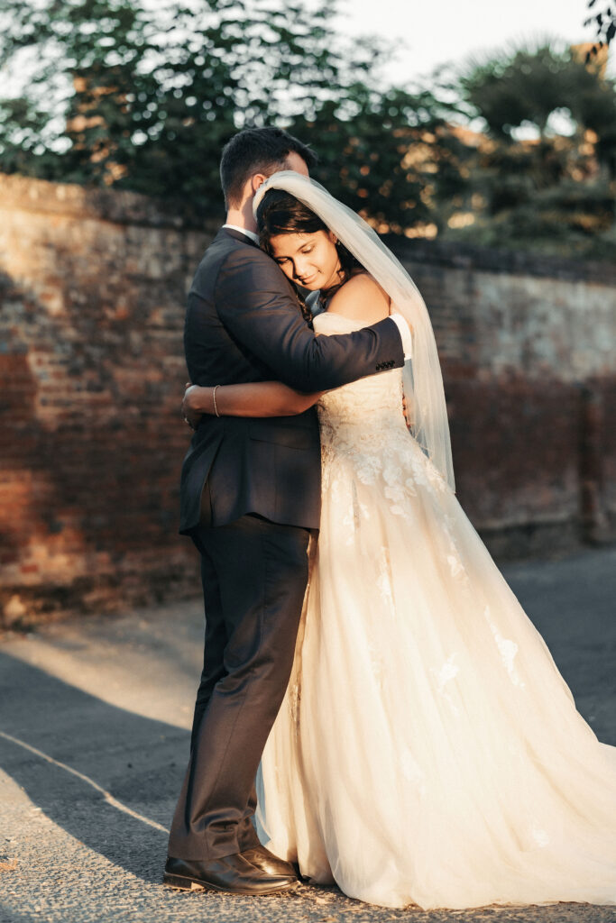 Golden hour portraits in a wedding photography timeline
